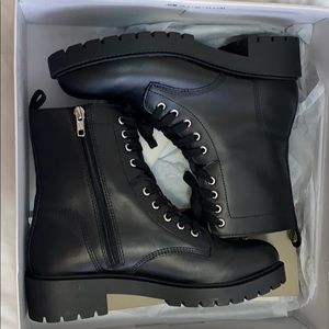 NEVER WORN- STEVE MADDEN COMBAT BOOTS